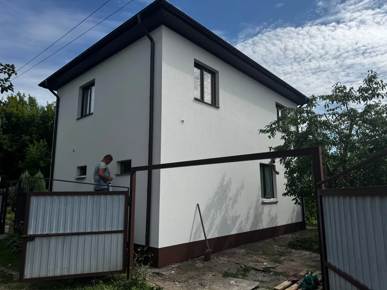 Двухэтажный дом в саду, ракурс 5