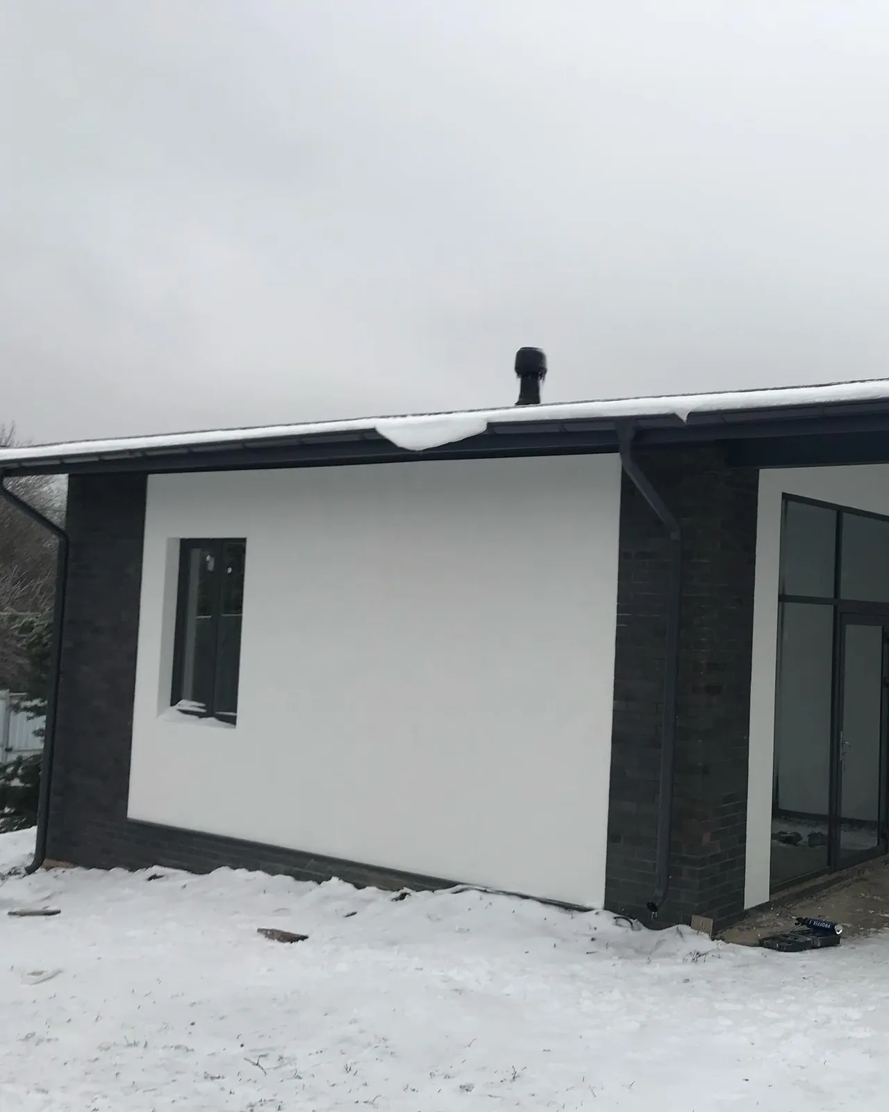 Белое и графитовое, ракурс 2