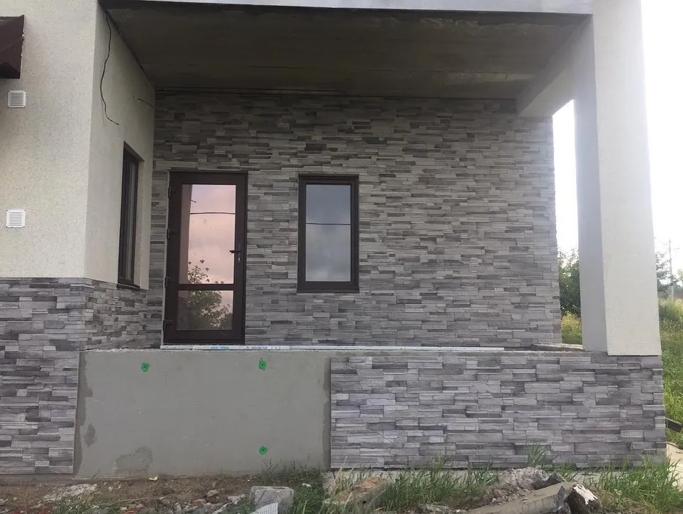 Серый камень и штукатурка, ракурс 1